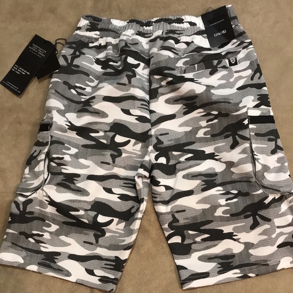 Encrypted black gray and white camo shorts. Size 14/16 Boys. Drawstring. NWT - Picture 6 of 8